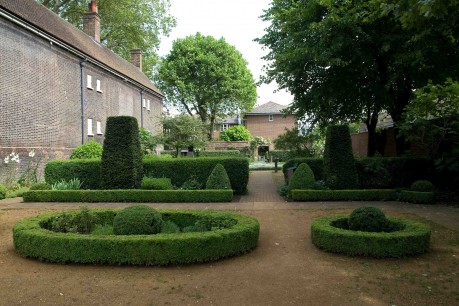 18th century period garden - photography Jayne Lloyd © © Geffrye Museum of the Home/Jane Lloyd