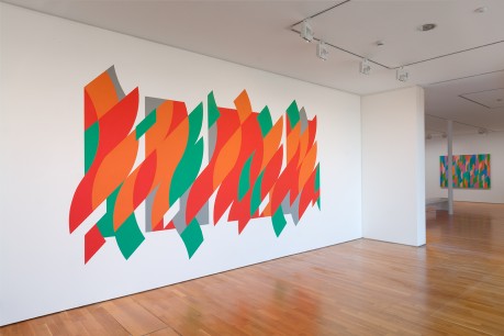 Bridget Riley, The Curve Paintings 1961–2014_From left, Rajasthan, Lagoon 2 © Bridget Riley 2015. All rights reserved, courtesy Karsten Schubert, London