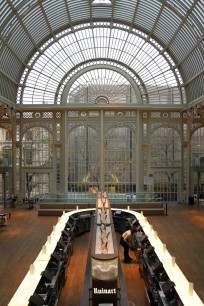 Fizzing with excitment - the champagne bar at the Royal Opera House by Lia Vittone