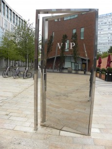 Elmgreen and Dragset, I’m on the Guest List Too (2012)