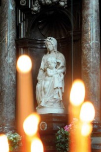 Madonna and Child, c.1501, marble, Michelangelo Buonarroti, Church of Our Lady, Bruges © Jan Darthet
