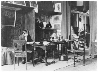From 1908 to 1911, Mondrian lived and worked at Sarphatipark 42, a building designed for artists