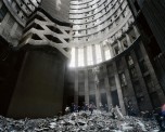 Mikhael Subotzky & Patrick Waterhouse, Cleaning the Core, Ponte City, Johannesburg, 2008. Mikhael Subotzky & Patrick Waterhouse, courtesy Goodman Gallery © Magnum Photos